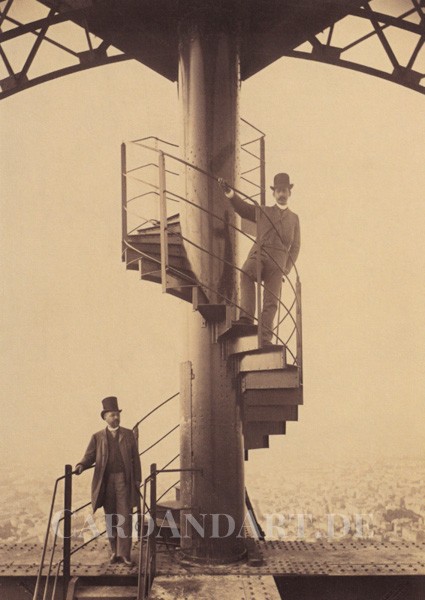 Gustave Eiffel und Adolphe Salles auf dem Eiffelturm 1889 - Postkarte