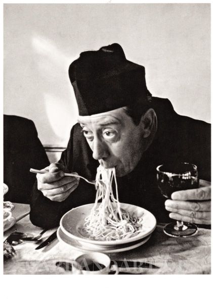 Don Camillo isst Spaghetti Postkarte CardAndArt